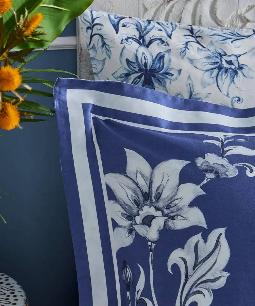 Floral Vivid Vase Reversible Duvet Set